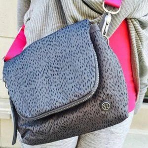 Lululemon Party Om Way Crossbody Bag in Dottie Dash Slate Black